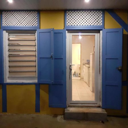 Petit Studio Куру Екстериор снимка