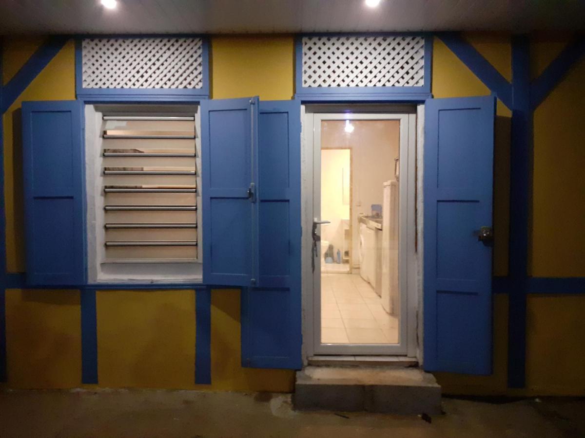 Petit Studio Куру Екстериор снимка